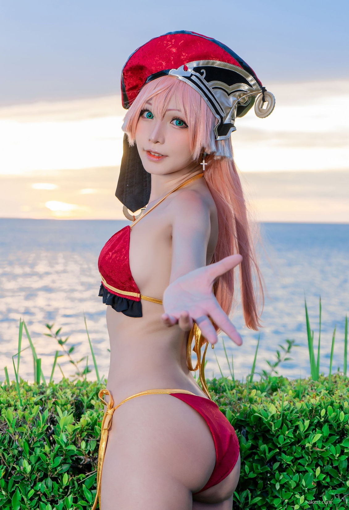 Bikini Cosplayer 绝艳尤物艺术图Light 超清热辣图集 Yanfei P.1 