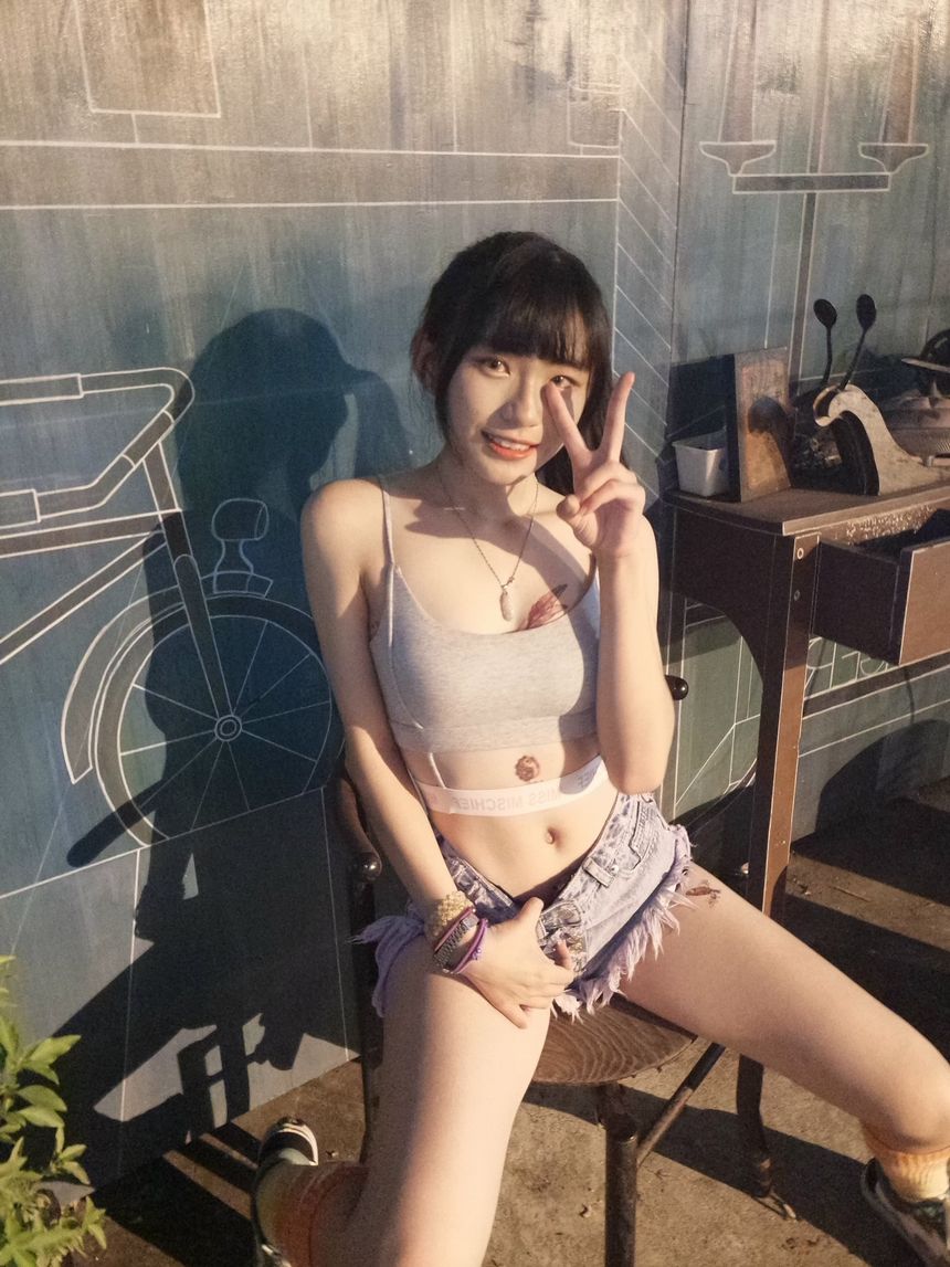 无遮光 套图视片[54P/5V/227M] 台湾小丫头 P.1 