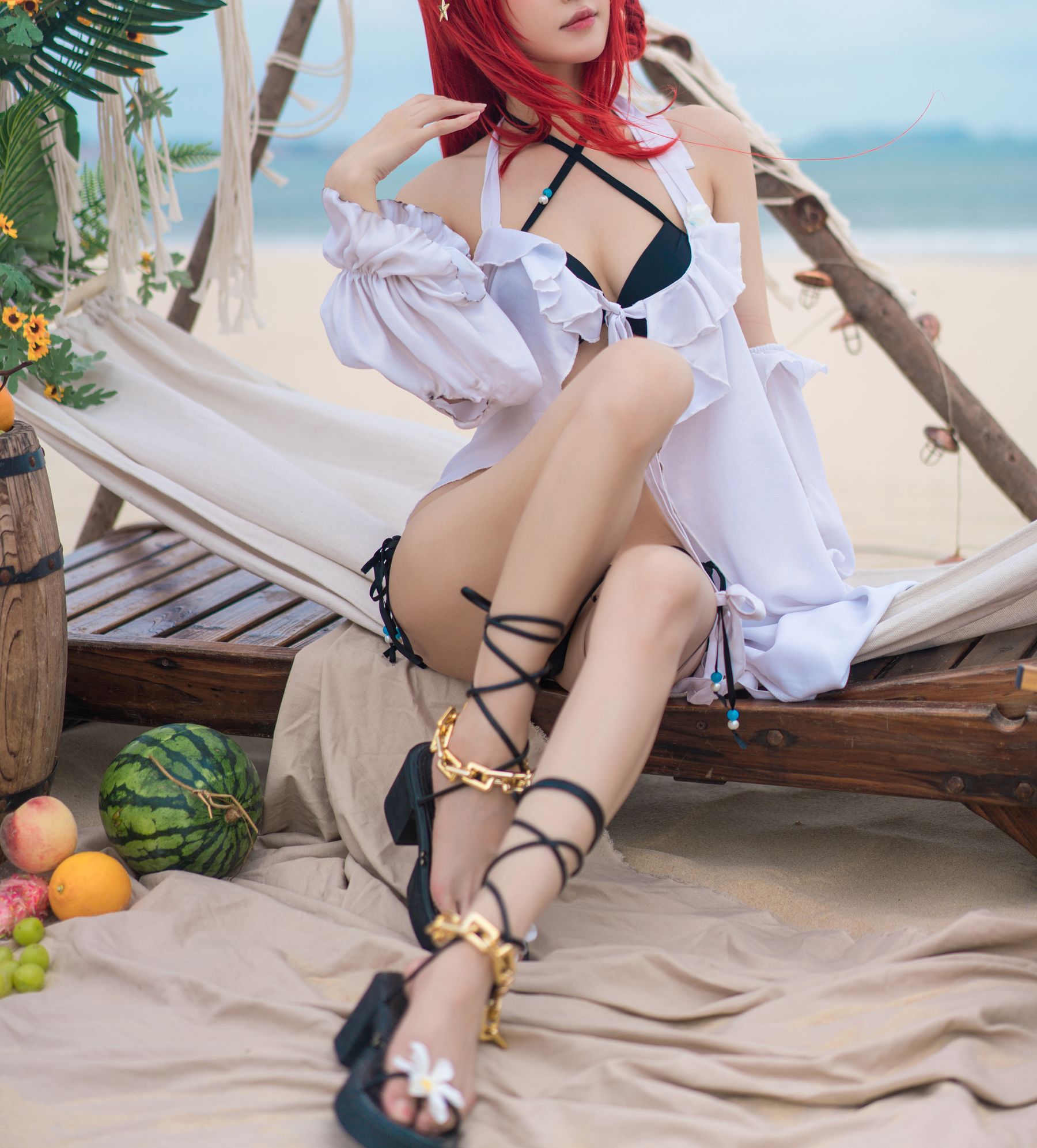 美图秀-[福利COS] 动漫博主阿包也是兔娘 - 明日方舟 史尔特尔泳装 网红COS-第1张