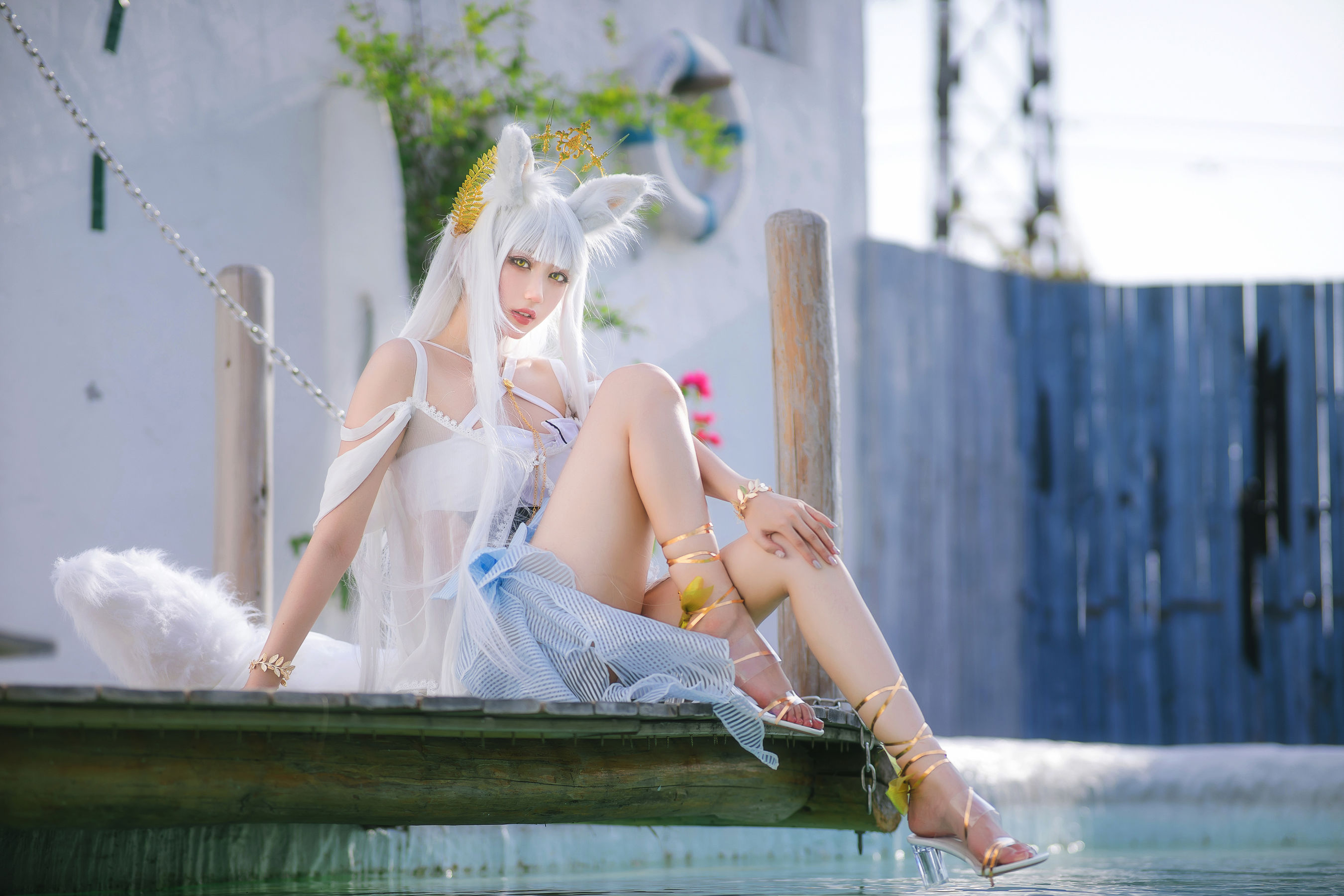 周叽是可爱兔兔 – 白金泳装 Cosplay-第1张